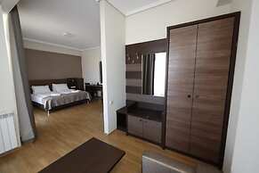 Olympus Hotel By Umbrella