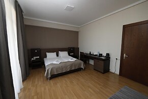 Olympus Hotel By Umbrella