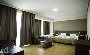 Olympus Hotel By Umbrella