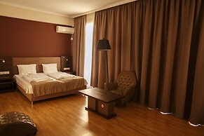 Olympus Hotel By Umbrella