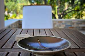Balconies on Sea - The Garden Apartment