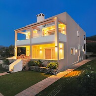 Balconies on Sea - The Garden Apartment