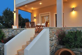 Balconies on Sea - The Garden Apartment