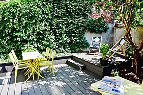 Rock Lobster City Lodge