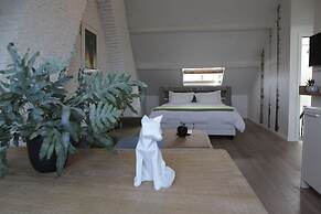 Rock Lobster City Lodge