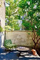 Rock Lobster City Lodge