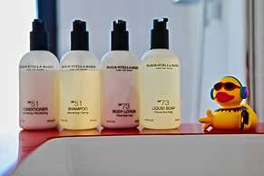 Rock Lobster City Lodge