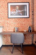 Rock Lobster City Lodge