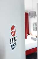 Rock Lobster City Lodge