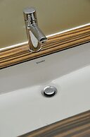 Rock Lobster City Lodge