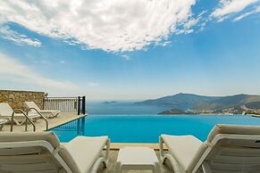 Villa Biba 2 by Lycia Collections