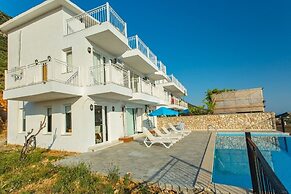 Villa Biba 2 by Lycia Collections