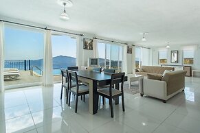 Villa Biba 2 by Lycia Collections