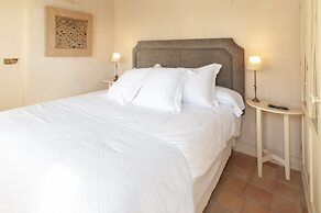 CH Apartments Rooftop Terrace