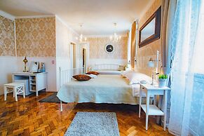 Mama's and Papa's Luxury Rooms