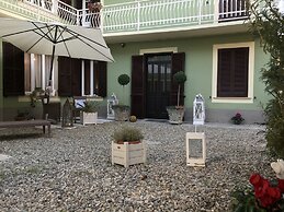 Villa Marengo Guest House