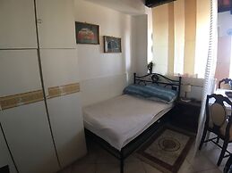Porta Camollia Apartment