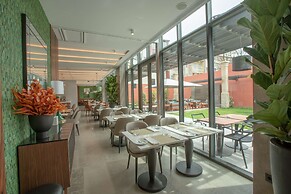 NH Hotel Porto Jardim