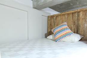 Base Guesthouse and Hostel