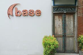Base Guesthouse and Hostel