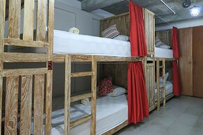 Base Guesthouse and Hostel