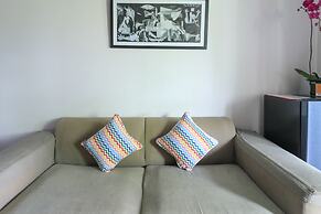 Base Guesthouse and Hostel