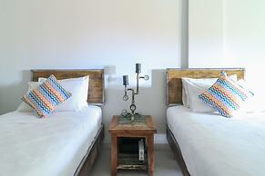 Base Guesthouse and Hostel