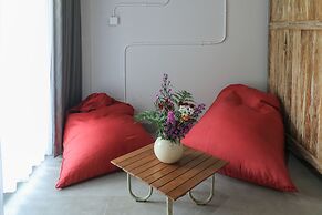 Base Guesthouse and Hostel