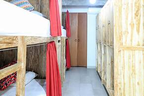 Base Guesthouse and Hostel