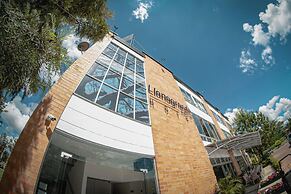 Llanogrande Airport by Bernalo Hotels