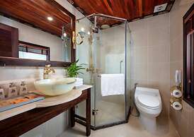 Indochine Lan Ha Bay