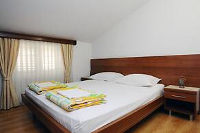 D&R Boreta Apartments