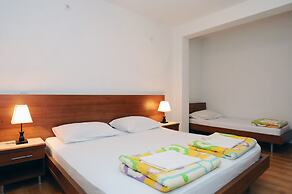 D&R Boreta Apartments