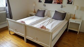 Hagbackens Gård Bed & Breakfast