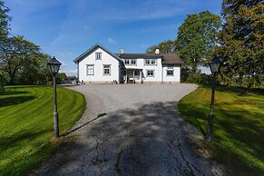 Hagbackens Gård Bed & Breakfast
