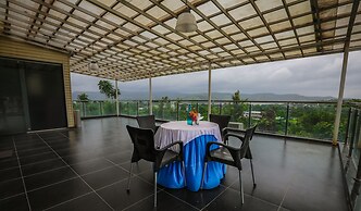 Sorina Hillside Resort