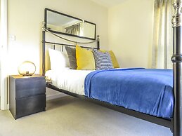 Tudors eSuites Birmingham Townhouse Private Garden Free Parking