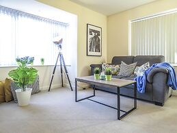 Tudors eSuites Birmingham Townhouse Private Garden Free Parking