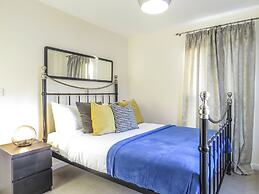 Tudors eSuites Birmingham Townhouse Private Garden Free Parking