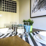 Tudors eSuites Birmingham Townhouse Private Garden Free Parking