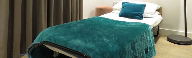 Tudors eSuites Coventry Townhouse Private Garden Free Parking