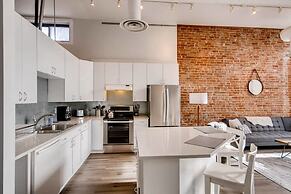 Industrial Design Flat Historic Loft Heart of Lohi