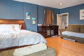 Cannabis Castle Historic Home in Baker District