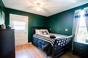 Cannabis Castle Historic Home in Baker District