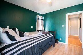 Cannabis Castle Historic Home in Baker District