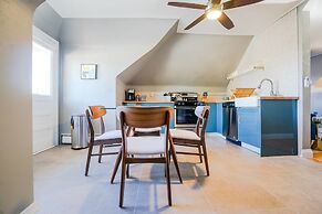 The Modern Couple's Getaway Loft With Private Balcony