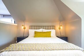 The Modern Couple's Getaway Loft With Private Balcony