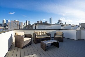 Mile High Lifestyle Townhome in Golden Triangle Rooftop Views