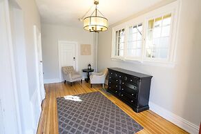 The Spacious Sanctuary in the Heart of City Park