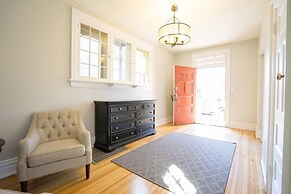 The Spacious Sanctuary in the Heart of City Park